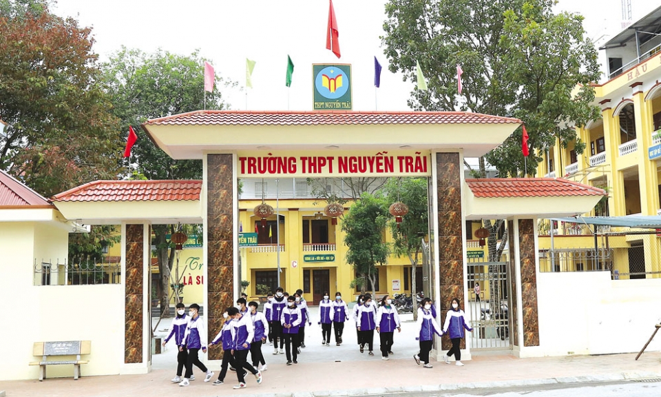 Bước chuyển của một trường ngoài công lập