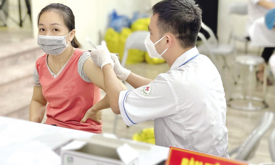 Khẩn trương triển khai tiêm mũi 3 cho người dân toàn tỉnh