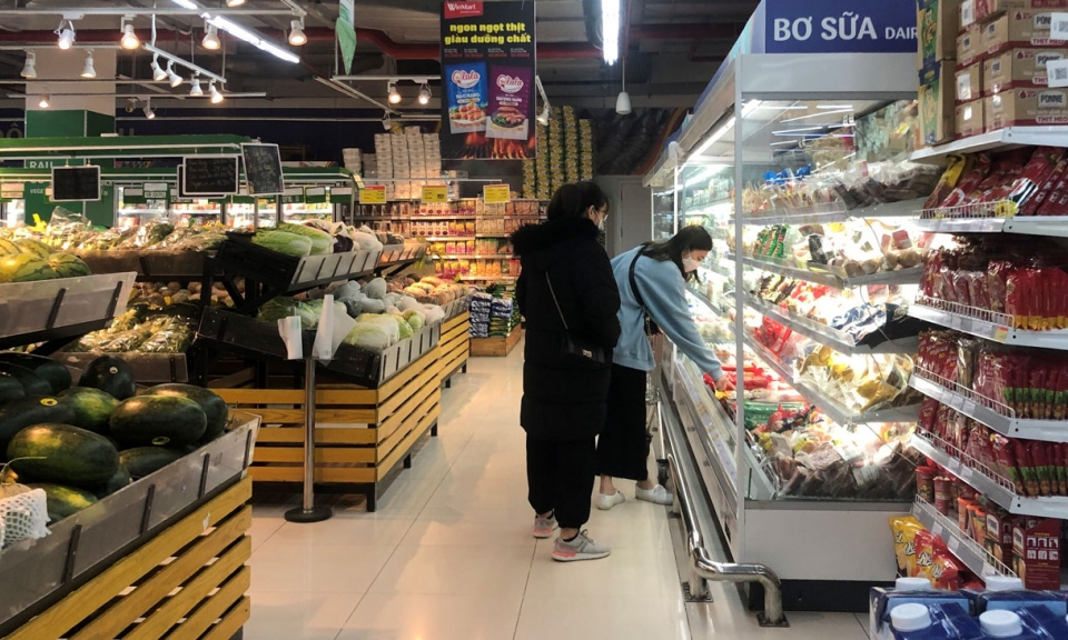 Hàng hóa “sốt” tăng theo giá xăng
