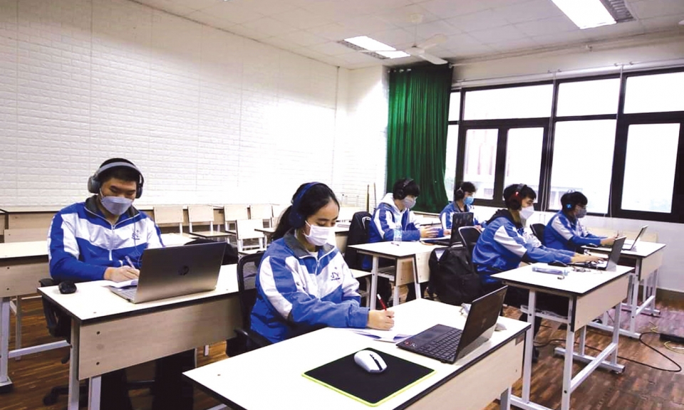 Tiếp tục quan tâm phát triển hệ thống  các trường THPT chuyên toàn quốc