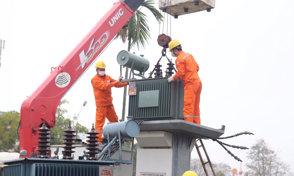 Đưa 6 TBA phân phối tại Tiên Du vào vận hành; Thuận Thành nâng công suất 22 lượt máy biến áp