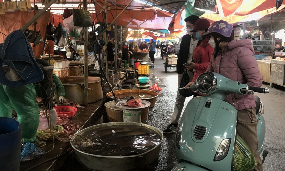 Nguồn cung thực phẩm dồi dào, giá ổn định, sức mua giảm