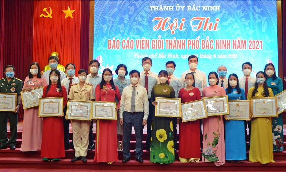 Cầu nối giữa Đảng với nhân dân
