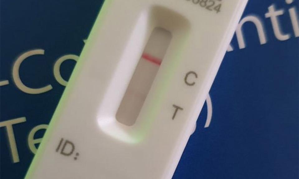 Khi nào test nhanh 2 vạch không đồng nghĩa dương tính nCoV?