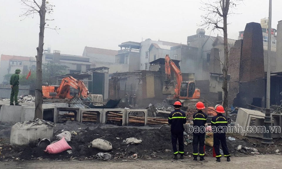 Yên Phong cưỡng chế 140 hộ vi phạm về đất đai ở Văn Môn