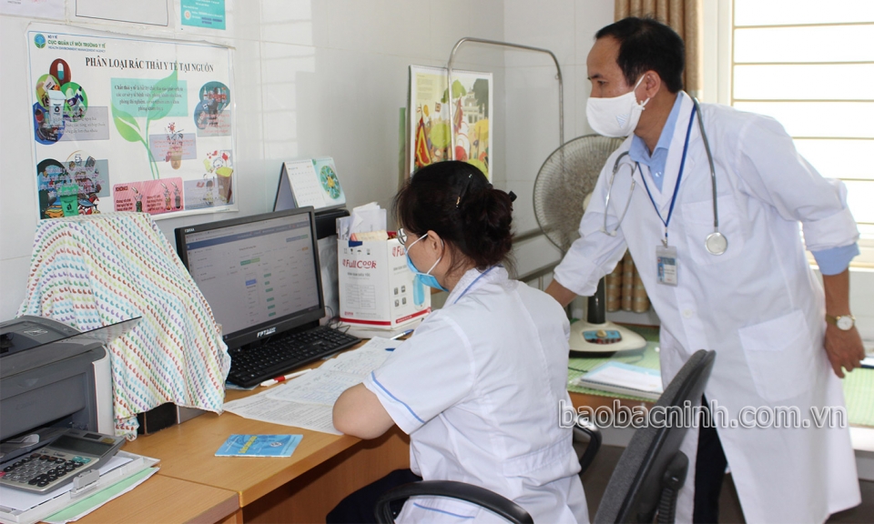 Tăng cường triển khai tiêm chủng mở rộng, không để dịch chồng dịch