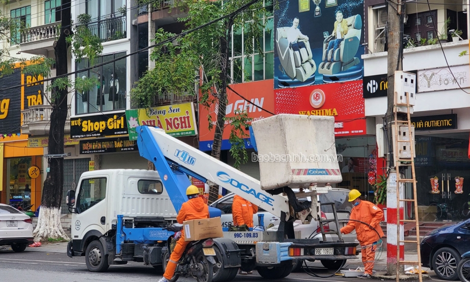 Điện lực thành phố Bắc Ninh: thực hiện gần 70 lượt kiểm tra an toàn lưới điện tại hiện trường