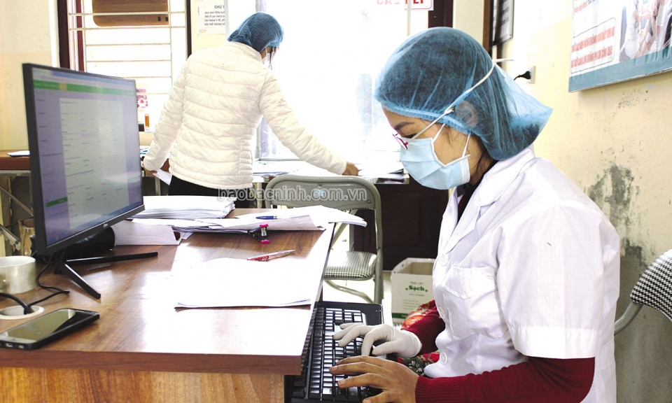 Y tế cơ sở nỗ lực thích nghi với quá tải khi quản lý, điều trị F0 tại nhà