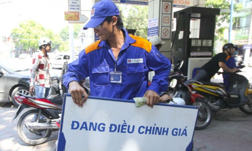 Bộ Tài chính trình phương án giảm thuế bảo vệ môi trường với xăng dầu