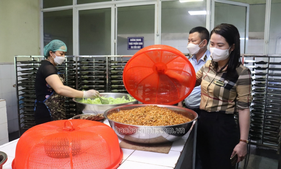 Kiểm tra bảo đảm ATTP tại huyện Gia Bình