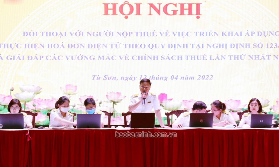 Chi cục Thuế khu vực Từ Sơn - Yên Phong đối thoại với gần 500 người nộp thuế