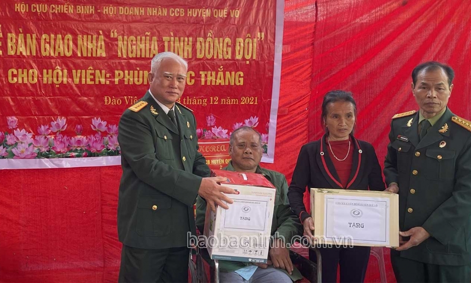 Tiên phong học và làm theo Bác