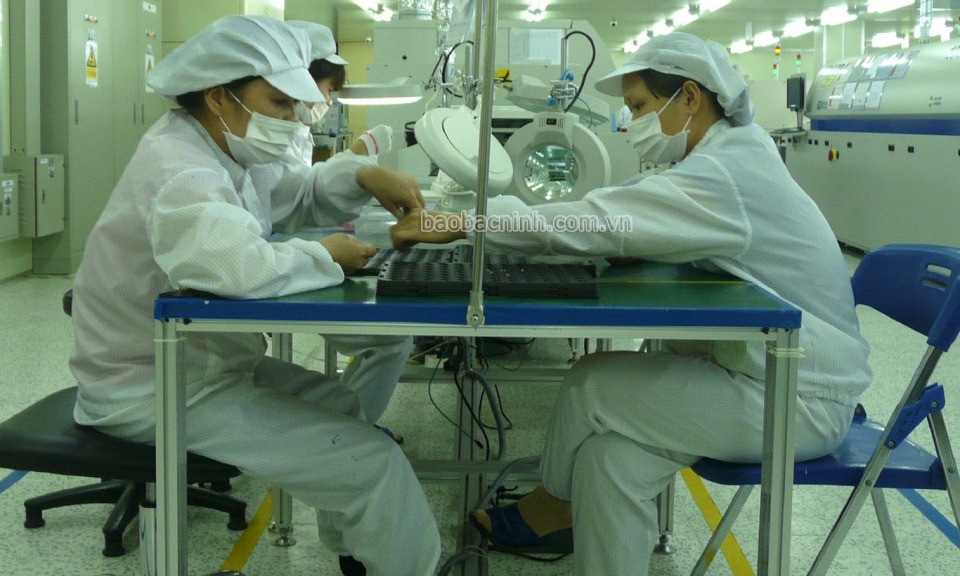 Cán cân thương mại hàng hóa tháng 3 đảo chiều, xuất siêu 438 triệu USD