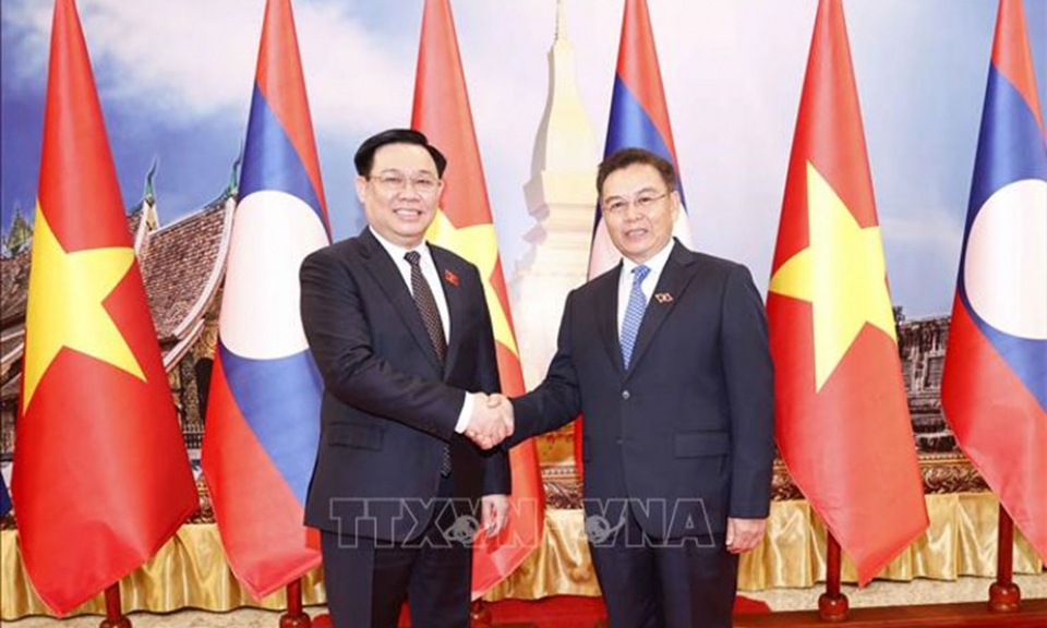 Chủ tịch Quốc hội Vương Đình Huệ hội đàm với Chủ tịch Quốc hội Lào