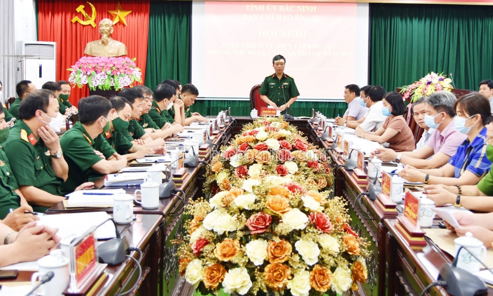 Giao nhiệm vụ diễn tập khu vực phòng thủ huyện Thuận Thành