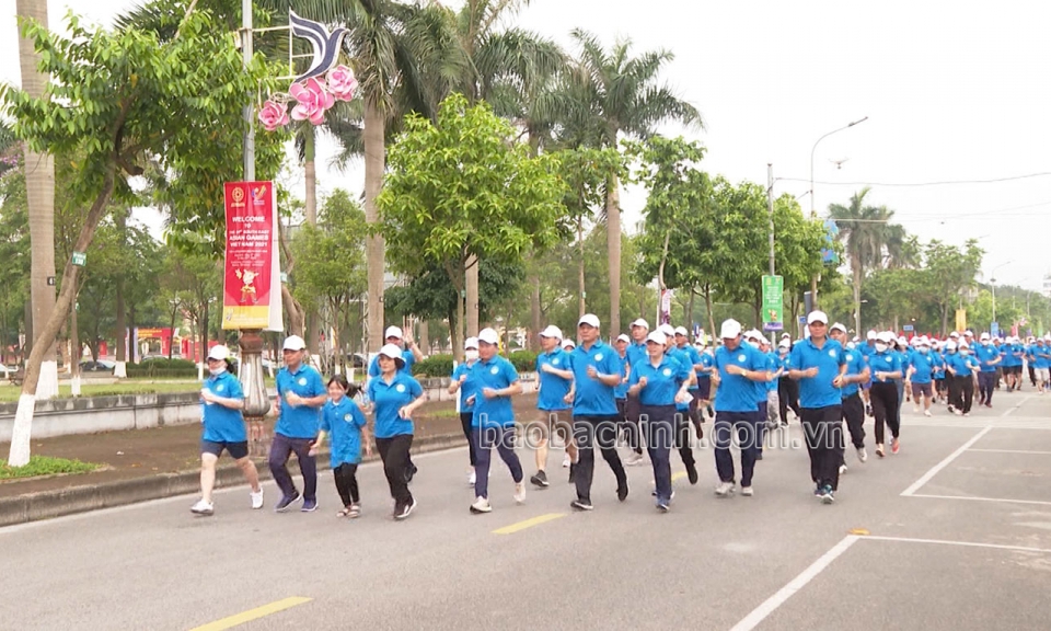 Gần 1 nghìn người tham gia chạy chào mừng SEA Games 31 tại Bắc Ninh