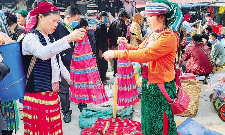 Một thoáng miền biên viễn