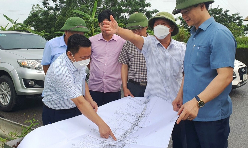 Lãnh đạo tỉnh kiểm tra dự án xây dựng trạm bơm Ngọ Xá và công tác phòng, chống thiên tai tại huyện Gia Bình