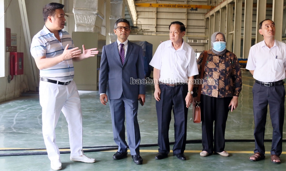 Đại sứ Indonesia tại Việt Nam Denny Abdi thăm, tìm hiểu tại Tập đoàn Hanaka