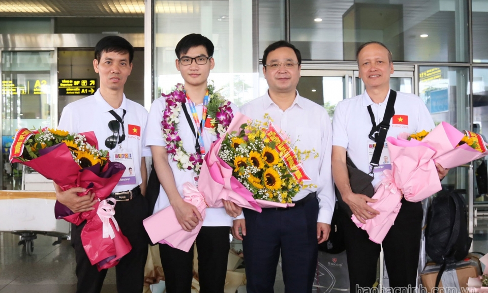 Trải lòng của “chàng trai Bạc” Olympic Vật lý Châu Âu