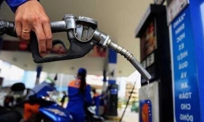 Giá xăng sẽ tăng khoảng 1.000 đồng/lít?