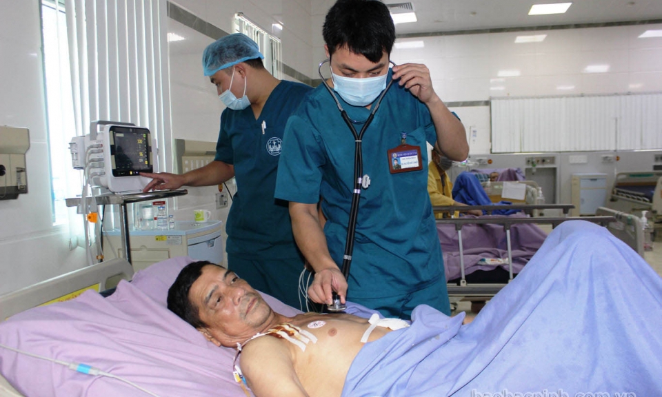 Bệnh viện Quân y 110 phẫu thuật cấp cứu một bệnh nhân sốc mất máu, vỡ thận