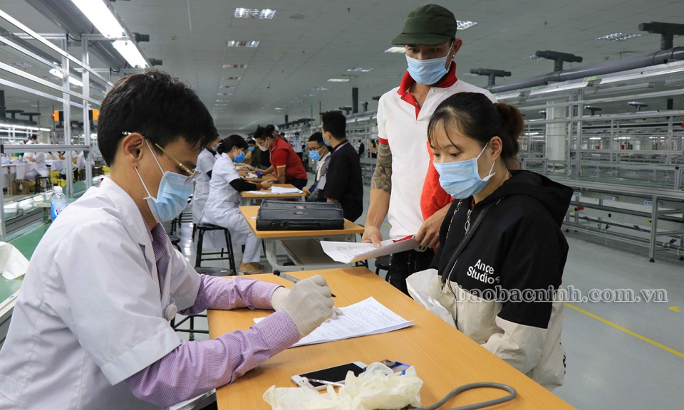 Đẩy nhanh tiến độ tiêm nhắc lại lần 2 vắc-xin phòng COVID-19 cho người lao động trong KCN