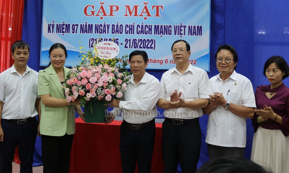 Hội Văn học Nghệ thuật tỉnh gặp mặt kỷ niệm 97 năm Ngày Báo chí Cách mạng Việt Nam