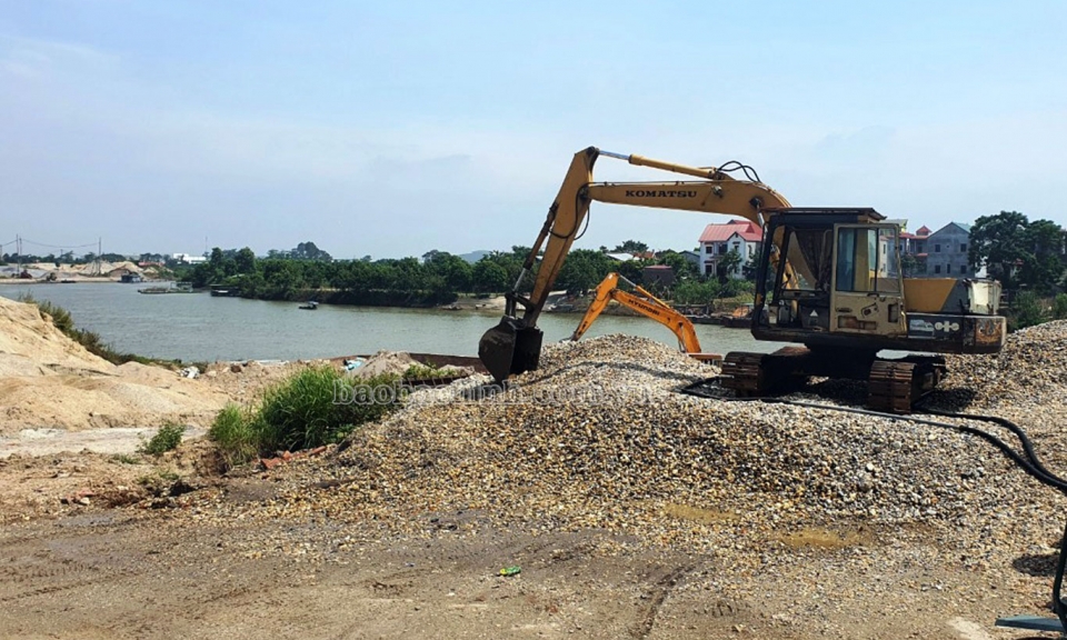 Yên Phong tạm dừng hoạt động 20 bãi tập kết cát, sỏi lòng sông