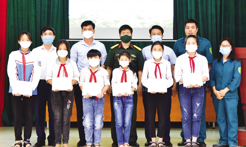 Lực lượng dân quân tự vệ làm tốt công tác dân vận trong huấn luyện