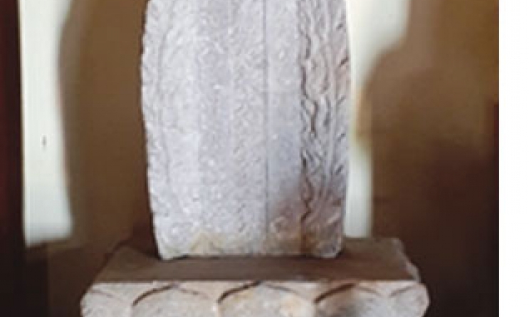 Bài vị đá thế kỷ XVII  tại chùa làng Bồng Lai