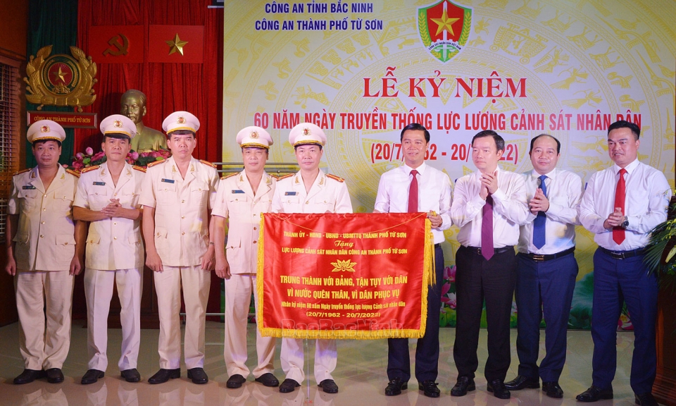 Thành phố Từ Sơn kỷ niệm 60 năm ngày truyền thống lực lượng cảnh sát nhân dân