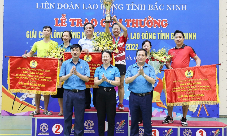 Sôi nổi Giải Cầu lông công nhân, viên chức, lao động tỉnh lần thứ X