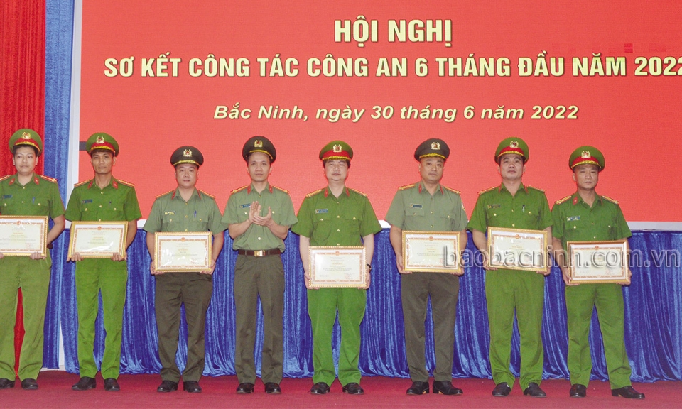 Gắn việc học và làm theo Bác  với thực hiện hiệu quả nhiệm vụ chuyên môn