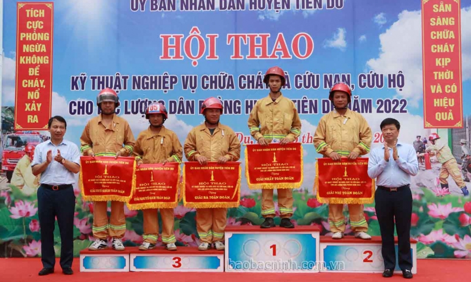 Hội thao kỹ thuật nghiệp vụ chữa cháy và CNCH cho lực lượng dân phòng huyện Tiên Du