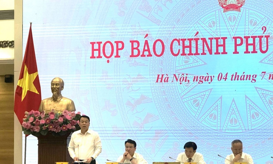 Bộ Tài chính đề xuất các giải pháp về chính sách thuế với mặt hàng xăng dầu