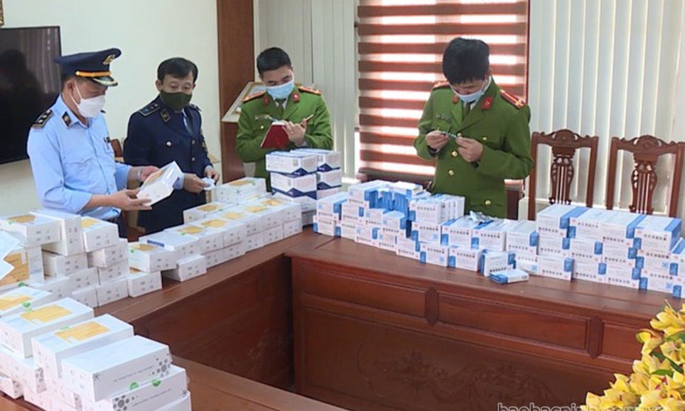 Phát  hiện, xử lý gần 820 vụ buôn lậu, gian lận thương mại, hàng giả