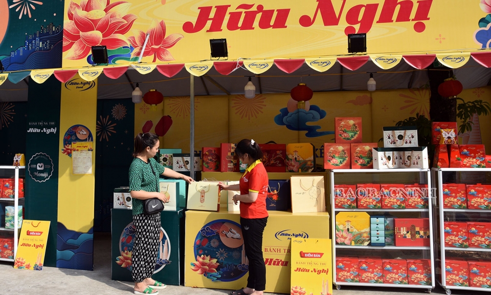 Thị trường bánh trung thu, đa dạng mẫu mã, sức mua chưa lớn