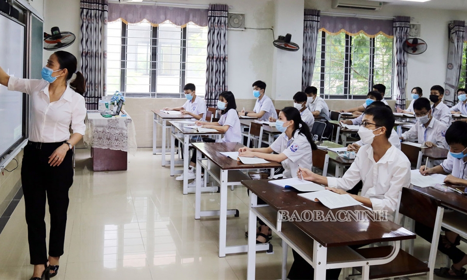 Hướng dẫn triển khai thực hiện Chương trình giáo dục phổ thông 2018 với lớp 10