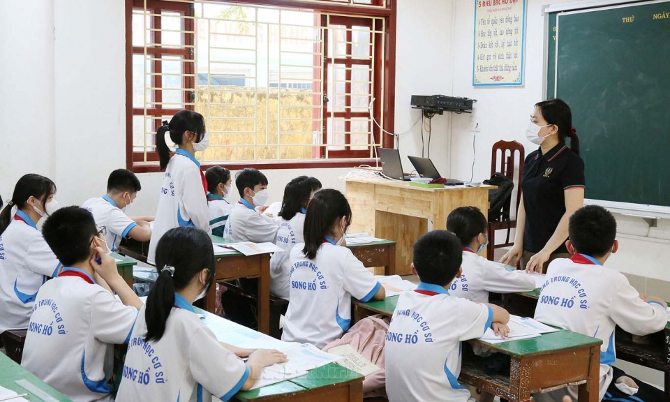 48% giáo viên THPT có trình độ trên chuẩn