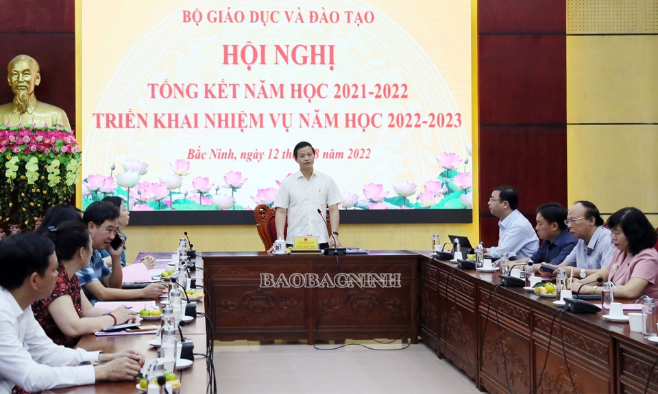 Tiếp tục đổi mới công tác quản lý và nâng cao chất lượng giáo dục