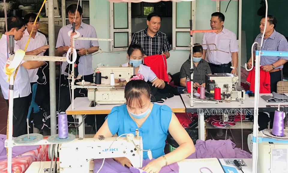 Ra mắt Chi Hội Nông dân nghề nghiệp May công nghiệp xã Bình Định