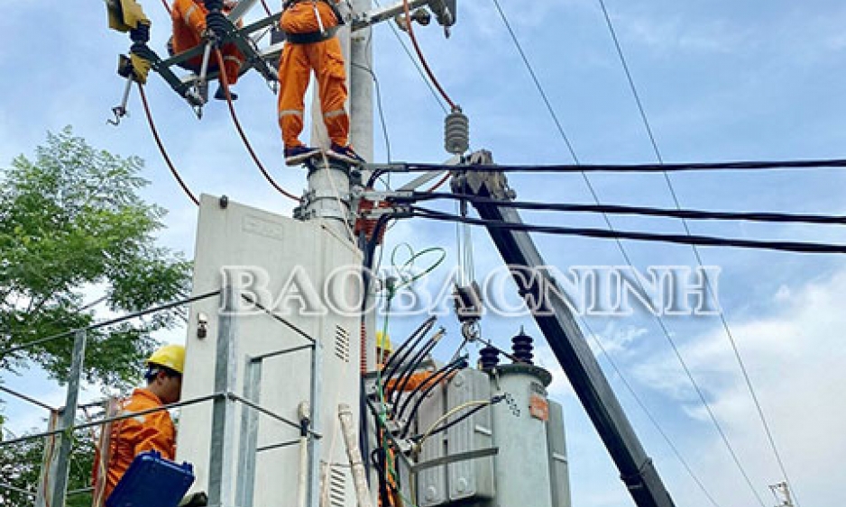 Điện lực Yên Phong cấp điện an toàn, ổn định trong điều kiện thời tiết cực đoan