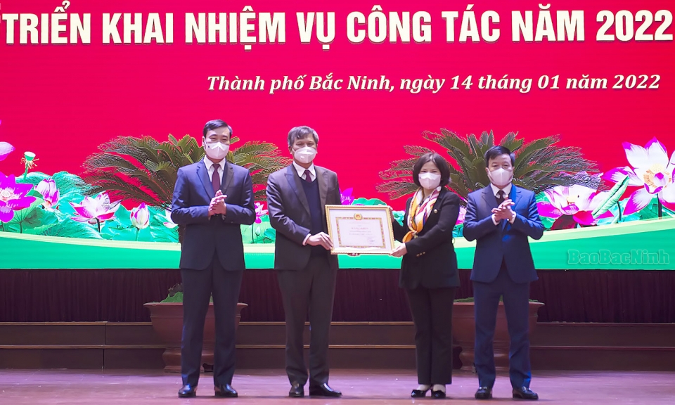 Đẩy mạnh học tập và làm theo Bác  gắn với công tác xây dựng,  chỉnh đốn Đảng