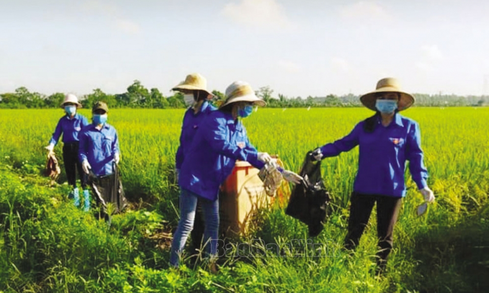 Góp sức xây dựng nông thôn mới