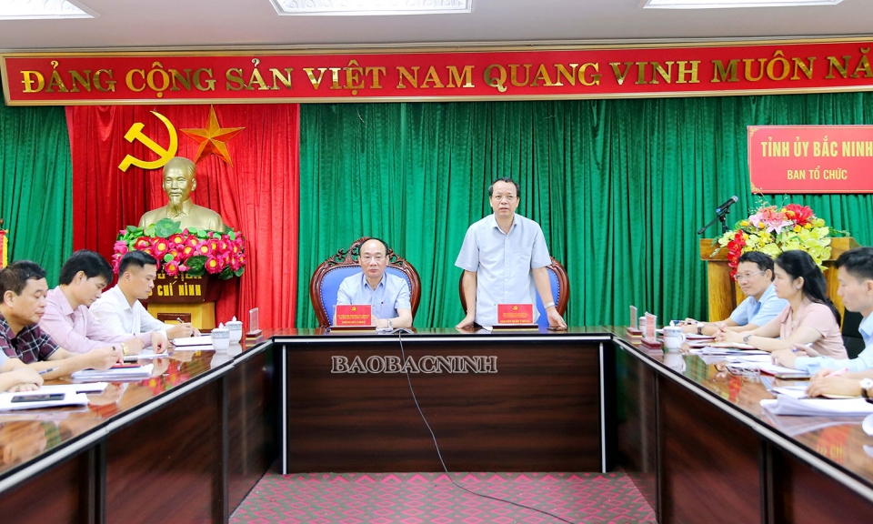 Triển khai các văn bản mới của Trung ương về công tác cán bộ
