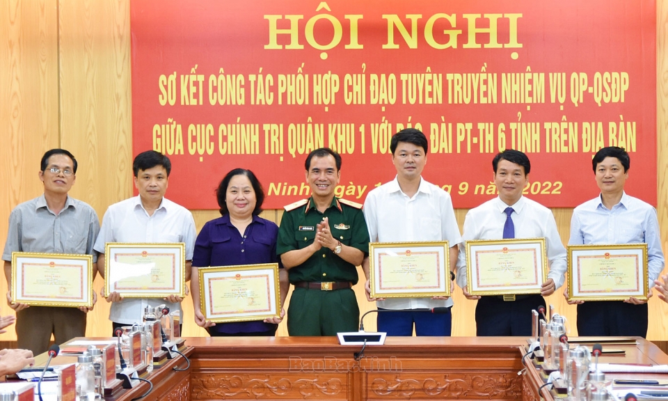 Sơ kết công tác phối hợp tuyên truyền quốc phòng, quân sự địa phương