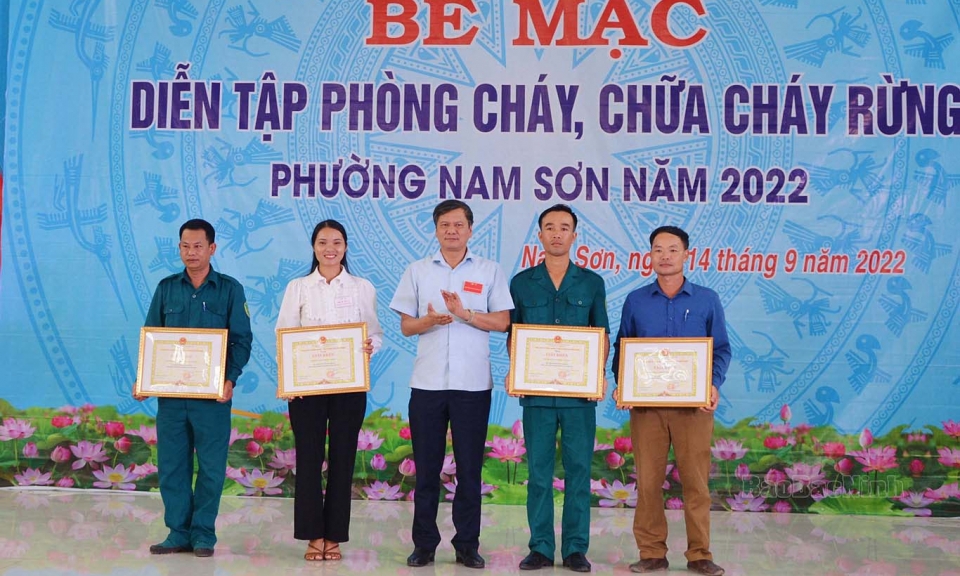 Diễn tập phòng cháy, chữa cháy rừng tại phường Nam Sơn