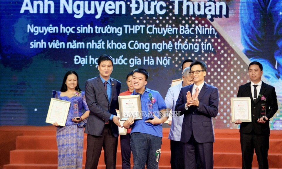 Cựu học sinh THPT Chuyên Bắc Ninh được tôn vinh trong chương trình “Vinh quang Việt Nam năm 2022”