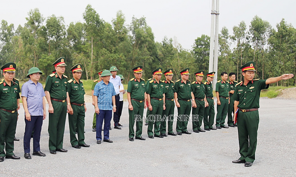 Kiểm tra các khu vực thực binh trong diễn tập khu vực phòng thủ tỉnh